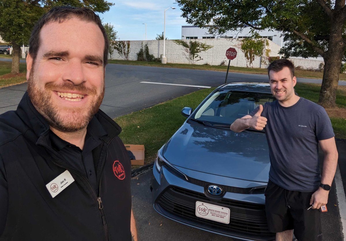 WhiteRivrToyota's tweet photo. Happy #NewCarDay to Benjamin! He joined the #CorollaClub & swapped out his VW Golf for this sweet new @Toyota Corolla Hybrid, thanks to some help form Jon Roden - Congrats!
Learn more about Jon & check out his reviews @DealerRater: https://t.co/pCUzQr7I75
#Toyota #LetsGoPlaces https://t.co/aJHpLmKRy1