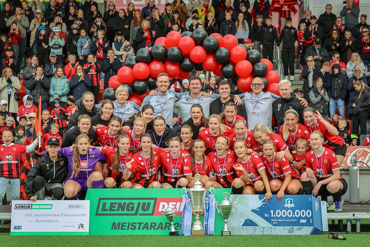 Aðeins 4 dagar í Hamingjuball Víkings þar sem við ætlum að fagna meistaraflokki kvenna sem varð þrefaldur meistari á nýliðnu tímabili  👉 Lengjudeild kvenna, Mjólkurbikar kvenna &amp; Lengjubikar kvenna ❗

Miðasalan í fullu gangi á Stubb appinu eða hér 👇
stubb.is/events/br5mGo