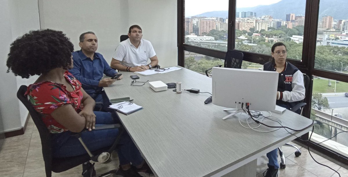 Hoy reunidos con nuestros 25 secretarios Generales y de Organización, afinando los detalles para lo que será la movilización del 22 de octubre.

Con organización y disciplina aseguraremos una Gran Victoria..!