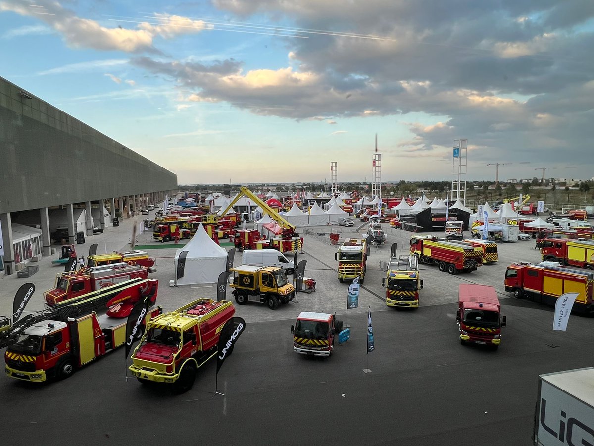 Jean-Paul Bosland (@boslandjp) on Twitter photo Le congrès national des <a href="/PompiersFR/">Pompiers de France</a> s'ouvre demain.
Les présences annoncées de <a href="/GDarmanin/">Gérald DARMANIN</a>, <a href="/aur_rousseau/">Aurélien Rousseau</a> et <a href="/FaureDominique/">Dominique Faure</a> prouvent l'intérêt porté par les hautes autorités sur notre communauté.
La présence combinée de <a href="/Interieur_Gouv/">Ministère de l'Intérieur</a>, <a href="/Sante_Gouv/">Ministère de la Santé et de l'Accès aux soins</a>, et des collectivités Le congrès national des <a href="/PompiersFR/">Pompiers de France</a> s'ouvre demain.
Les présences annoncées de <a href="/GDarmanin/">Gérald DARMANIN</a>, <a href="/aur_rousseau/">Aurélien Rousseau</a> et <a href="/FaureDominique/">Dominique Faure</a> prouvent l'intérêt porté par les hautes autorités sur notre communauté.
La présence combinée de <a href="/Interieur_Gouv/">Ministère de l'Intérieur</a>, <a href="/Sante_Gouv/">Ministère de la Santé et de l'Accès aux soins</a>, et des collectivités