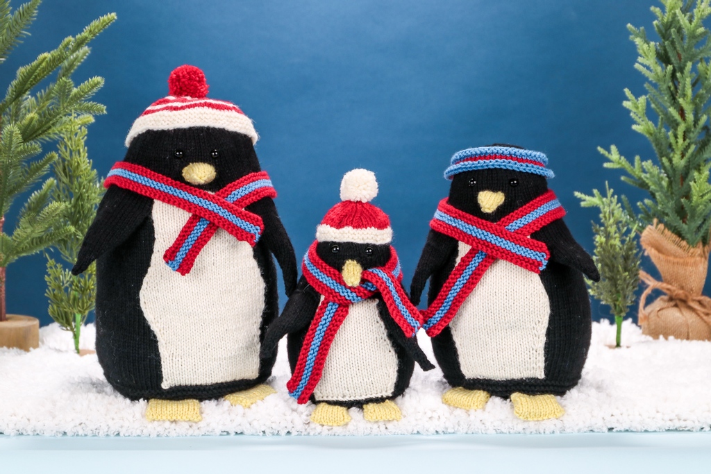 Have you been waiting to see what our WEBS exclusive holiday bag is this year? We're so excited to introduce our Penguin Pals, a sweet little trio and their matching accessories! Learn all about them (and snag yours)  here tinyurl.com/35u77uvt! 🐧