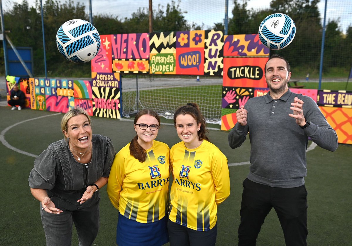 CadburyIreland's tweet photo. What a transformation! 💪⚽️
Douglas Hall A.F.C in Cork received investment in essential football facilities and equipment this week,
thanks to our #GroundsForChange initiative 👏@FAIreland https://t.co/Fehbrl6IV1