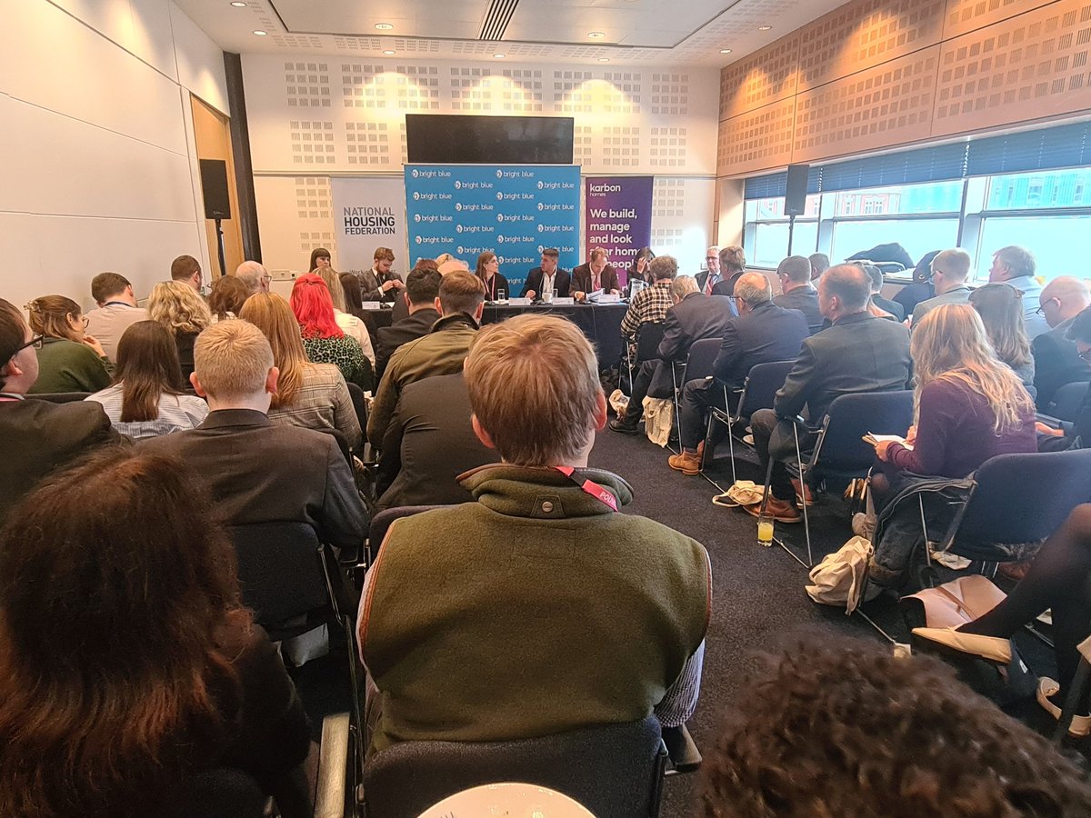 Alexandra Jezeph tweet media