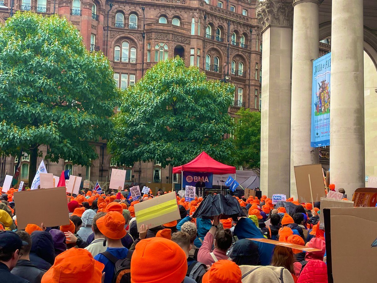 <a href="/TheBMA/">The BMA</a> <a href="/_VivekTrivedi/">Vivek Trivedi</a> <a href="/SteveBarclay/">Steve Barclay</a> <a href="/RishiSunak/">Rishi Sunak</a> <a href="/Vish_Sharm/">Vishal Sharma</a> <a href="/sumitriptan/">Dr Sumi Manirajan</a> @BMA_JuniorDocs Mike Henley (<a href="/trentconsultant/">Mike Henley 🤨</a>) now speaking. 

He reiterates to the government that: “This is not a dispute about one year, it’s about the last 15 and the next 50 years” as he makes the case for reform of the ‘so-called independent’ pay review body (DDRB).