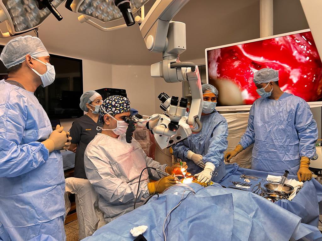 dgafms_mod's tweet photo. Department of ENT and Head & Neck Surgery, Army Hospital (R&R) Delhi under #DGAFMS achieved a milestone today by performing 50th bilateral simultaneous cochlear implant since it commenced in March 2022. Army Hospital (R&R)  is the first centre in AFMS and in government services to attain this.

@adgpi