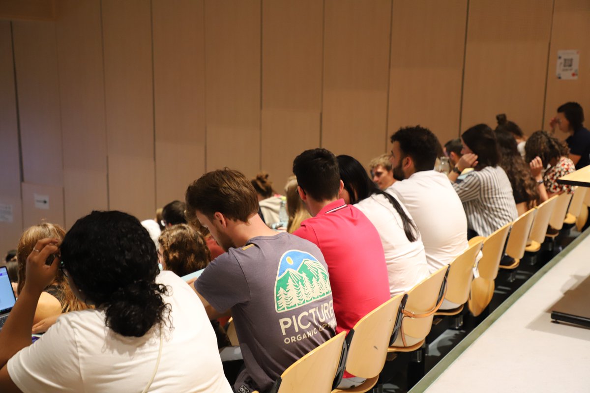 🧬Le forum des biotechnologies continue ! 🧑‍🔬
➡️Conférences du jour :
🟡Xavier MORELLI - Etudier des approches de conception basée sur les fragments pour lutter contre la leucémie lymphoblastique aiguë
🔵Arnaud MILLET : Immunométabolisme et résistance aux chimiothérapies