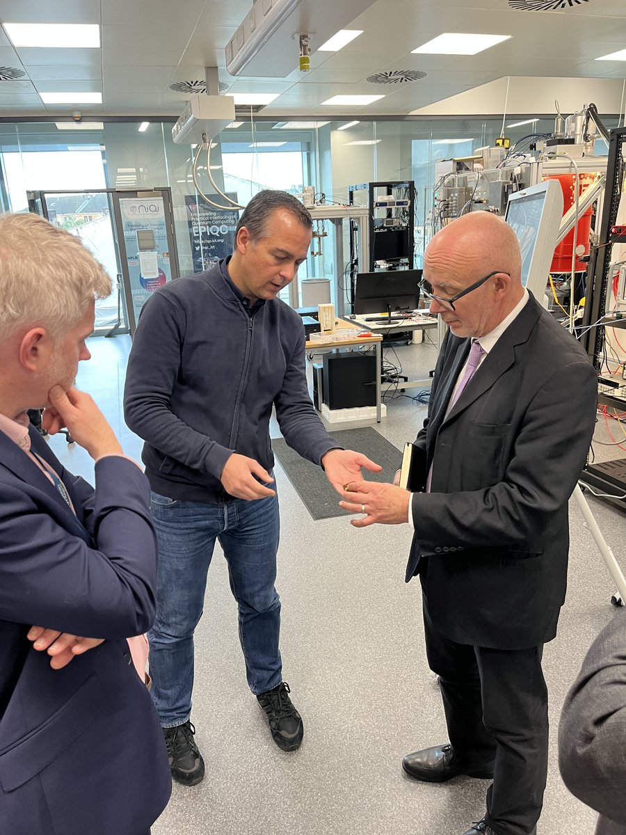 UofGGovRel's tweet photo. Matt also visited the SuperQuARC lab to meet with @MartinWeides &amp; saw a demo of some new tech in @UofGARC's XR/VR suite @imants_L .

He also paid a quick visit to our new @UofGAsbs and PGT Hub to meet @GUSRC_President and hear a bit more about our campus development 🏗️

2/2 https://t.co/ulpd0dqQ6o