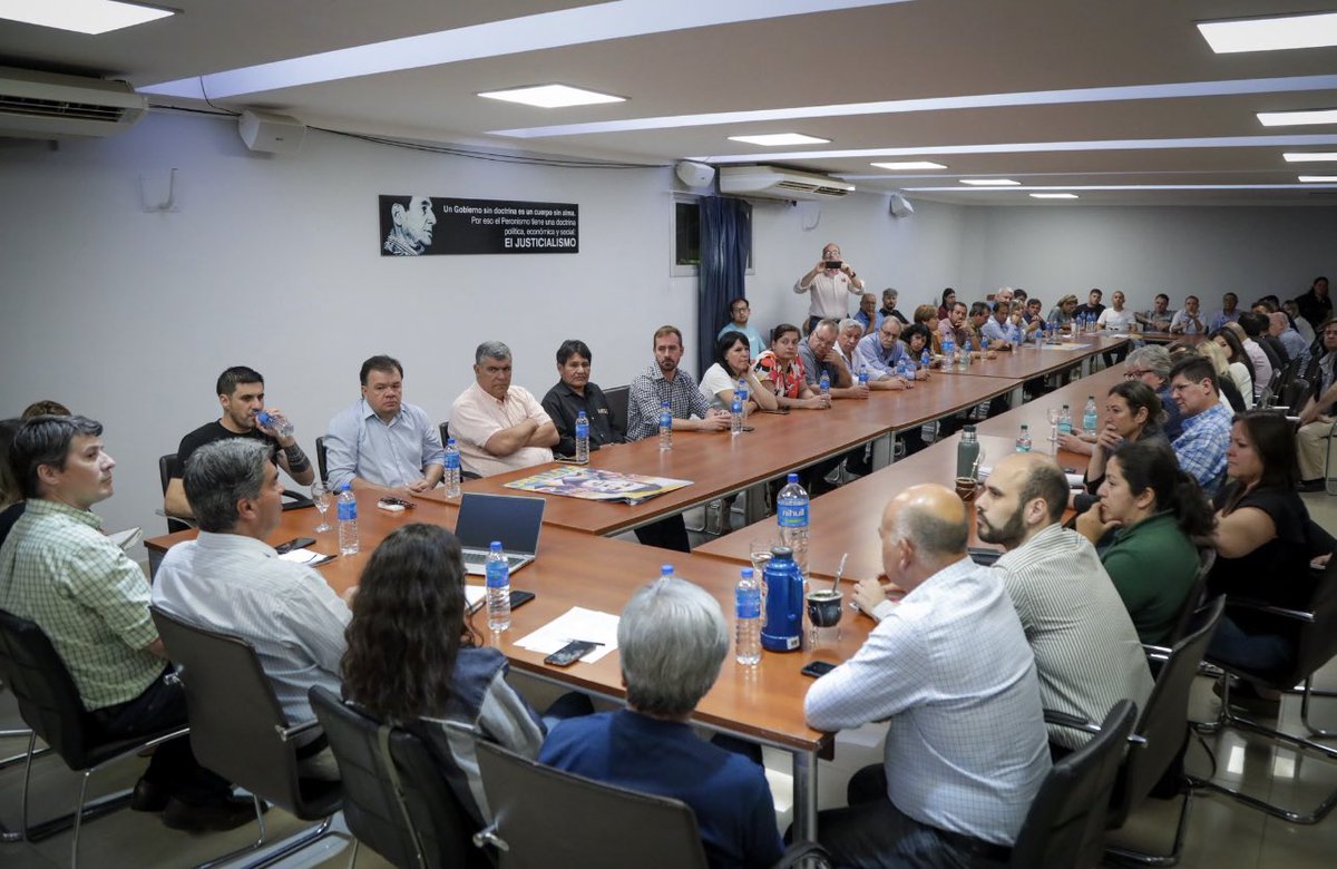 #PartidoJusticialista en la tarde de ayer sesionó el Consejo Provincial del PJ Chaco bajo la conducción de nuestro Presidente <a href="/jmcapitanich/">Jorge Capitanich</a> y seguidamente con intendentes e intendentas de la provincia, para analizar la situación local y nacional de cara a las próximas elecciones.