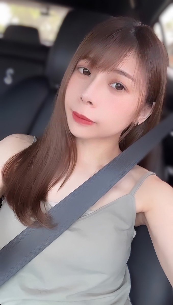 jei082_jei's tweet photo. 每次休假都在想台灣的護病比真的爛 
一人當十人在用 這不是11P捏..
但仔細想想上班的壓力轉化為來這邊反差的動力
看到前面幾篇有人說我腋下沒有刮(那多久了)
小妹我在這邊問一下鼻子越挺性慾越大你們認同ㄇ
#抱怨日常 https://t.co/9U7VL1SF69