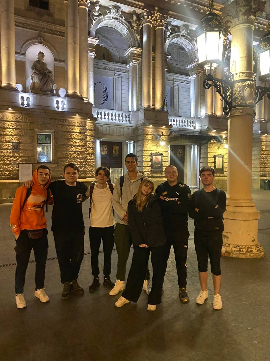 idkwhyimxlive's tweet photo. It was an memorable trip where I met some great people that I only just knew about, but didn't know them personally or familiarize myself with. And some I met for the first time or again, but either way it was awesome.

I didn't regret deciding to go to both LANs
🩷 #ValorantUA https://t.co/BKV7jj1H1r