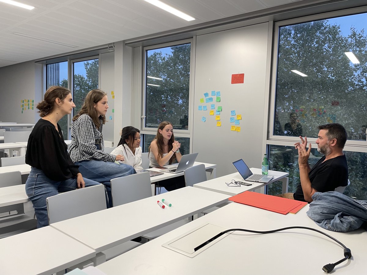 C'est la rentrée à #Mediafactory ! Des ateliers animés par des pros de la #communication et #médias :  
➡ L'écriture journalistique avec <a href="/flonantes/">florence pagneux</a> 
➡ Le podcast avec <a href="/JordiSD1/">Jordi Soudé</a>, sur les #IA
➡ <a href="/NantesBasket44/">Nantes Basket Hermine</a> avec Johann Pailloux
➡ Le blog et les réseaux sociaux avec @RouxPA