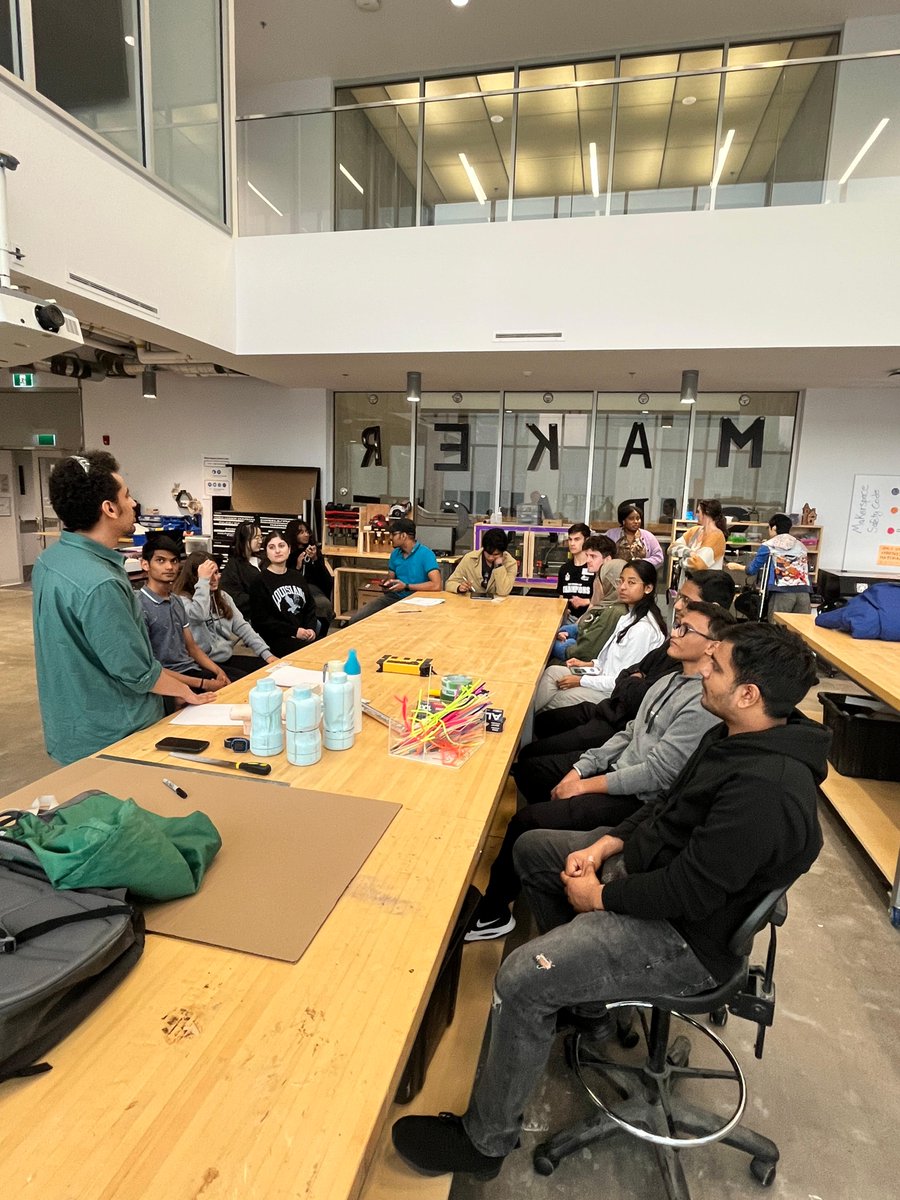dalideahub's tweet photo. It is Day 3 of our #ideaDESIGN sprint! Last week, we had a fantastic session with Foad Makki, where participants engaged in rapid prototyping. Tonight, the focus will be on customer discovery and developing a plan to test and validate their business idea. https://t.co/1kJj6vOeOD