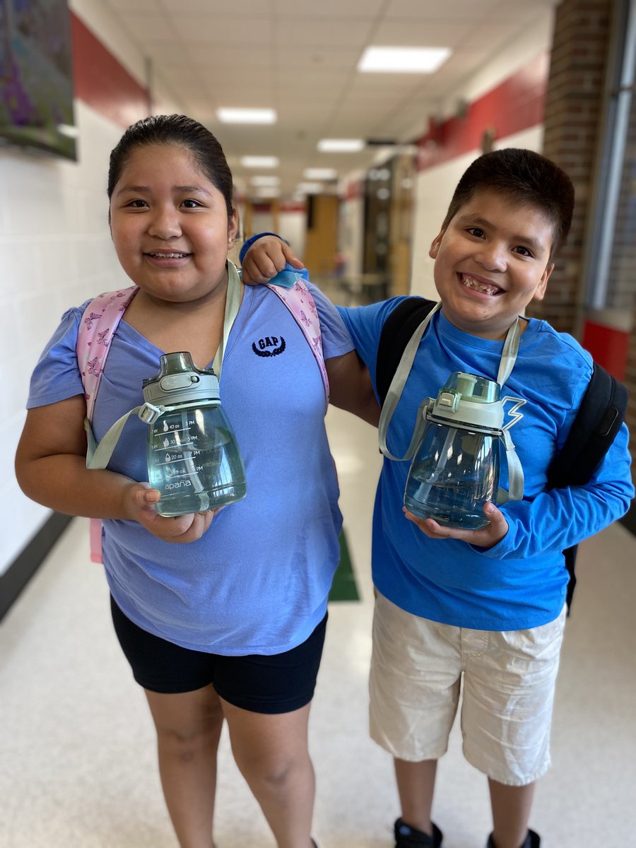 NurseReardon's tweet photo. Hydrate, hydrate, hydrate! 💧@DreamBigRB @RedBankSup @rbpsEAGLES #RBWell https://t.co/PFMGZja2sm