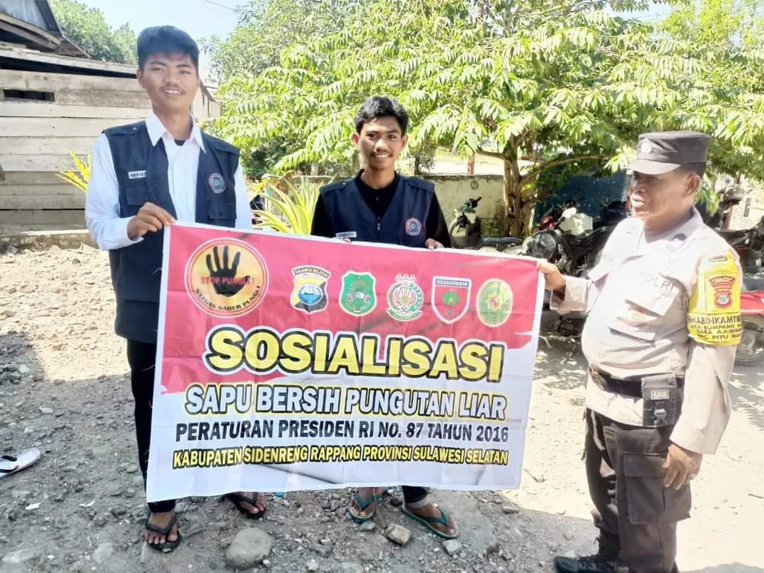 SidrapSaber's tweet photo. Bhabinkamtibmas AIPTU HAMZAH,selaku pokja pencegahan menyampaikan Sosialisasi Peraturan Presiden No 87 Tahun 2016, tentang Satgas Saber Pungli.
stoppungli🖐️🖐️🖐️
#siwasPolresSidrap
#itwasdapoldasulsel
#satgasuppsaberpunglisulsel
@itwasda_poldasulsel 
@satgasuppsaberpunglisulsel https://t.co/nR6zjZulhN