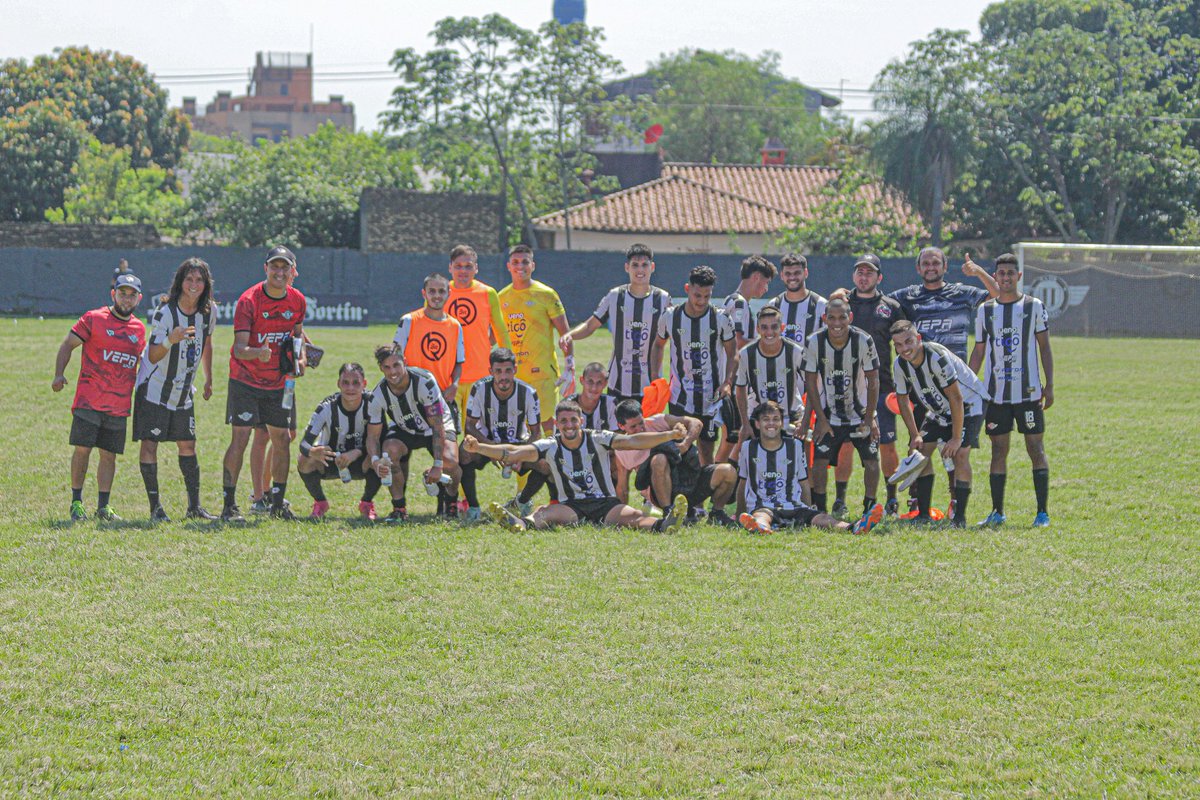 FECHA 20
PRIMERA

¡VICTORIA ALBINEGRA!

Imágenes del encuentro ante el club 1ro de Marzo.
El encuentro culminó con el marcador 2-0.

Pilcomayo 2-0 1ro de Marzo

Goles
Giovanni Rosales
Darío Díaz

¡VAMOS PILCO!
¡SOMOS PILCO!

#somospilco #pilcomayo #clubpilcomayo #apfprimerac