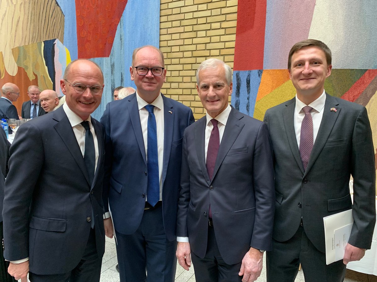 EstembassyOslo's tweet image. Today, at the official opening of #Storting, HM the King Harald V, Government @Statsmin_kontor,  President @Stortinget stressed the unwavering support to Ukraine.
Estonia, Latvia and Lithuania thank PM Støre &amp;amp; Norway for strong cooperation. #StrongerTogether
#WeAreAllies 🇪🇪🇱🇻🇱🇹🇳🇴