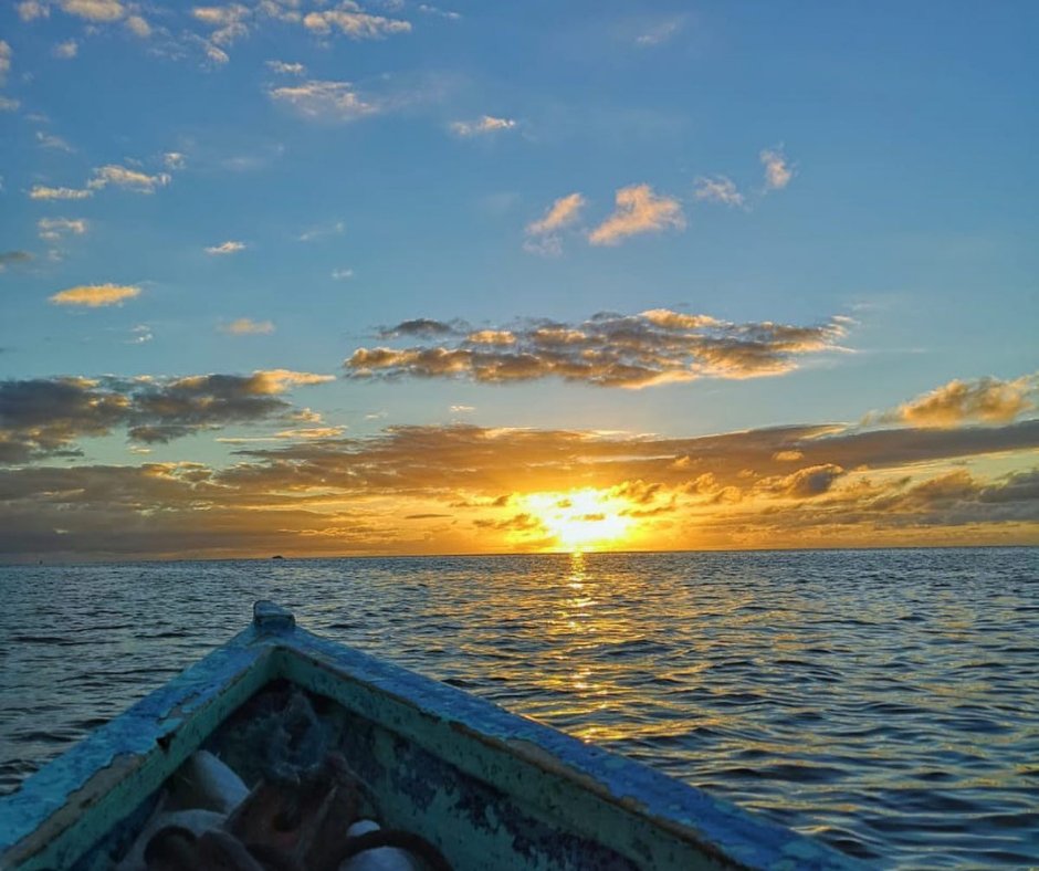 ☀️Beauté de Rodrigues avec des couchers de soleil spectaculaires et une connexion profonde à la nature. Embarquez pour cette aventure paisible dans un paradis de tranquillité. 🏝️ kafemarron.com | #Rodrigues #kafemarron #myrodrigues #rodriguesisland