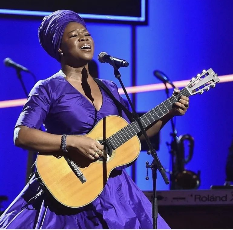 MoorInformation's tweet photo. October 3, 1975 — R&amp;B singer, songwriter, and guitarist India Arie Simpson was born. https://t.co/k44ifijs45