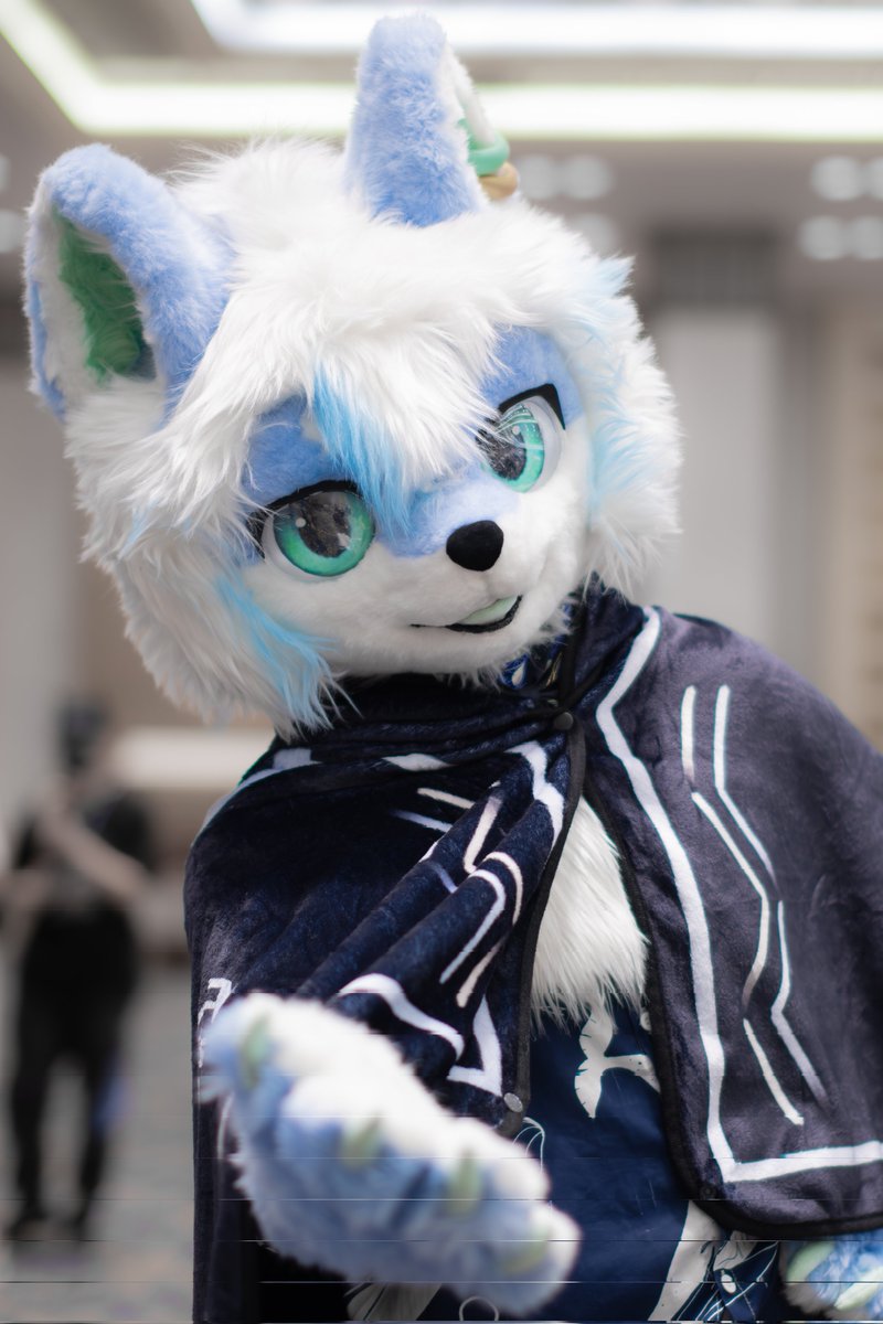 ＃fursuit #fursuitEveryday
"来和我一起…"
📷:<a href="/ylngxngln1/">Dragon星麟</a>