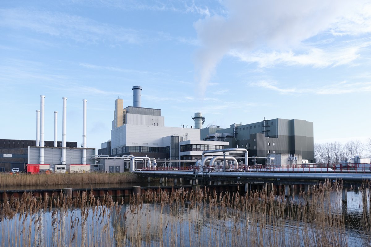 Energie-Nederland benadrukt het belang van het behouden van de inputvrijstelling voor gascentrales. De door het kabinet voorgestelde maatregel om slechts een deel van de input van aardgas vrij te stellen van belasting, wordt betwijfeld. Lees hier meer: energie-nederland.nl/standpunt-ener…