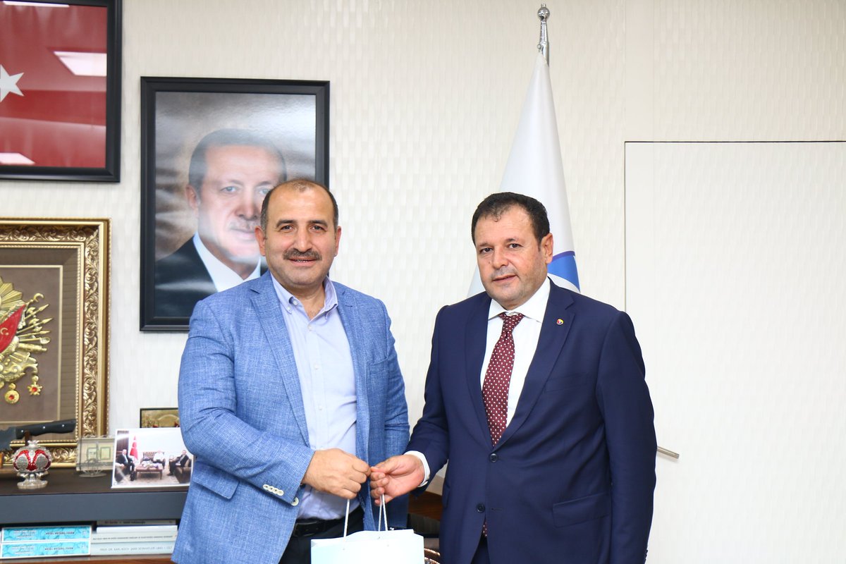 Şanlıurfa Ticaret ve Sanayi Odası Yönetim Kurulu Başkanı Sayın Mehmet Yetim bizlerin misafiri oldu.

Nazik ziyaretleri ve hoş sohbetleri için kendisine teşekkür ediyorum.