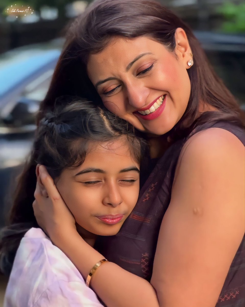 JuhiParmarFC's tweet photo. Love like ours is a beautiful, eternal story♾️❤️🧿
.
.
#eternalbond #purelove #motherdaughter #motherdaughterlove #moments #momentsofmagic #precious #juhisamairra #samairraparmar #JuhiParmar @samairratales @iamjuhiparmar https://t.co/3sMWzR5rHX