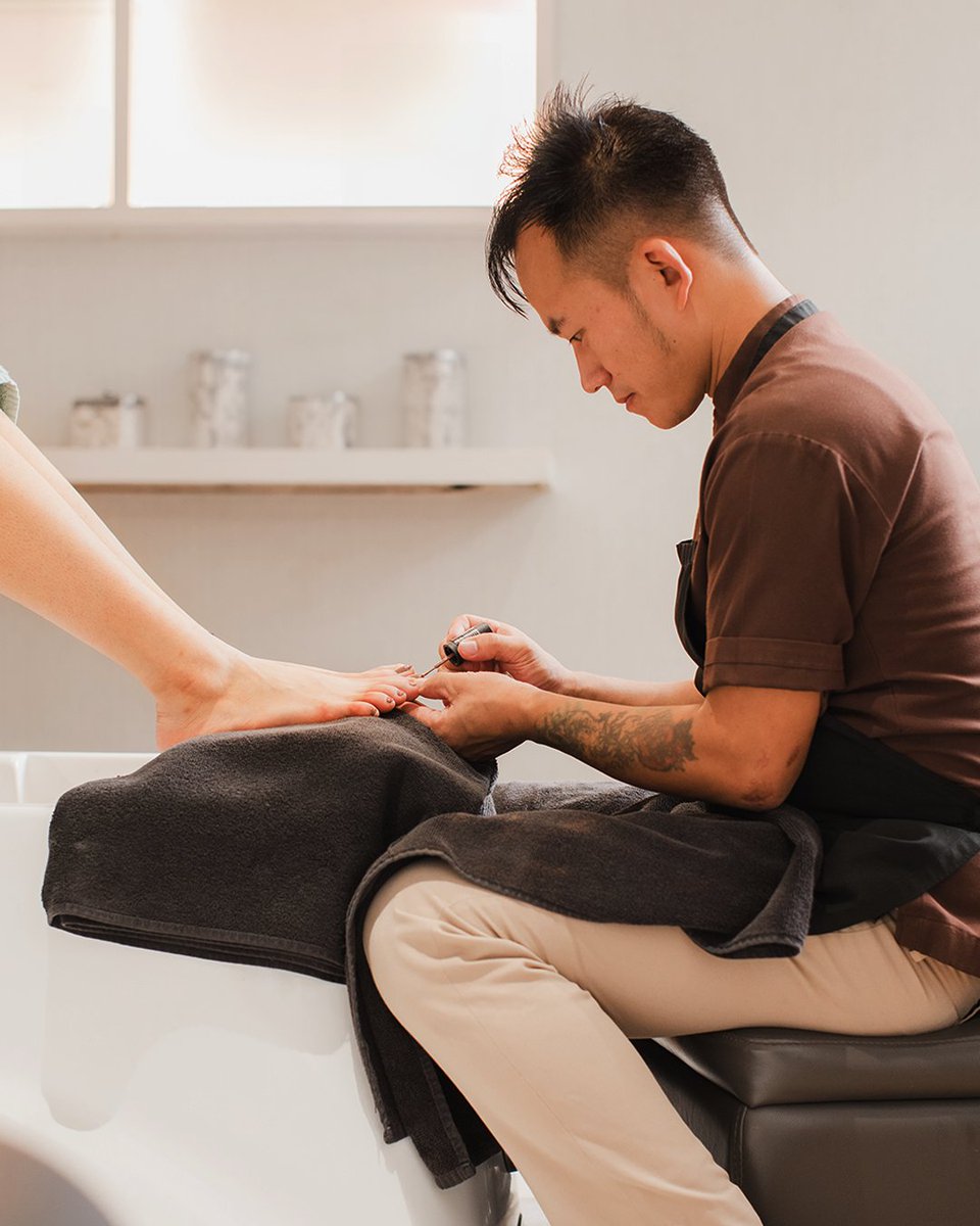 HyattRegencyDel's tweet photo. Incredibly soothing, purely rejuvenating. 
Sit back and experience a care session to leave you feeling well and truly pampered with a relaxing pedicure at Club Olympus.

For more information, call 011 6677 1243

#IAmCelebrations #IAm40 #40YearsCelebration #ClubOlympus #Pedicure https://t.co/GFAPu4cwtO