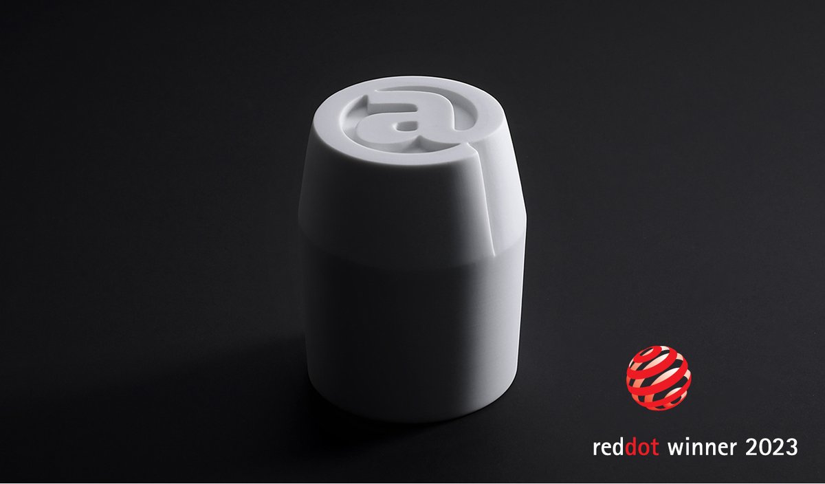 parachutetype's tweet photo. Time to announce some really exciting news โฐ Our latest Letteres creation, the M@G, has won the prestigious @reddot design award!
Care to take a sip? Order yours know ;)
Congratulations to all Red Dot winners!
#typography #productdesign #object #parachutetypefoundry https://t.co/lUVV4Dphhg