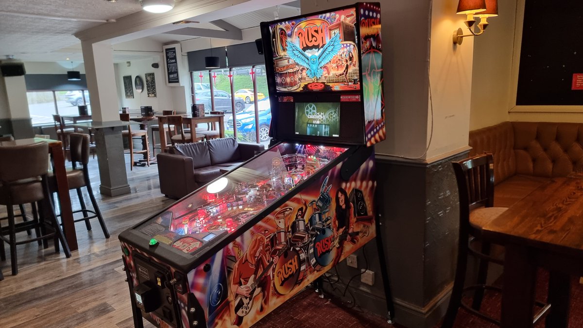 ParallaxDigTech's tweet image. New #pinball location alert - Rush Pro just installed at The Claro Beagle in Harrogate. Another @sternpinball machine out and playing very nicely after shop prep - Cashless @nayax card acceptor as standard too - got a location - need a pin - get in touch!