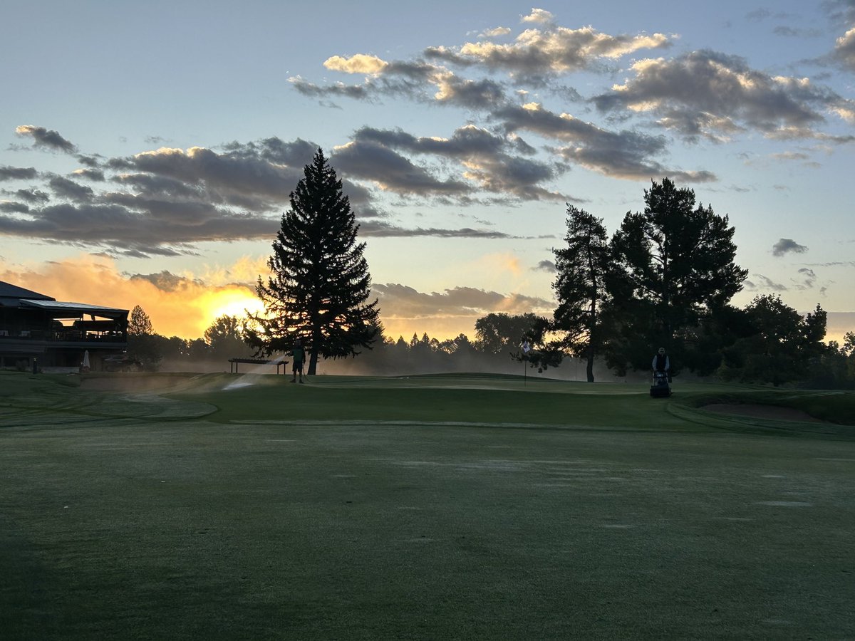 bouldergrounds's tweet image. Starting to feel like fall in Boulder.