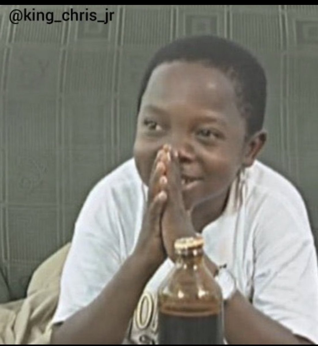 Pinging22552311's tweet photo. Konji made you promise to buy a her a car just for her to come over, now she is here asking for the car 😂😭 https://t.co/BT4yu7c82k