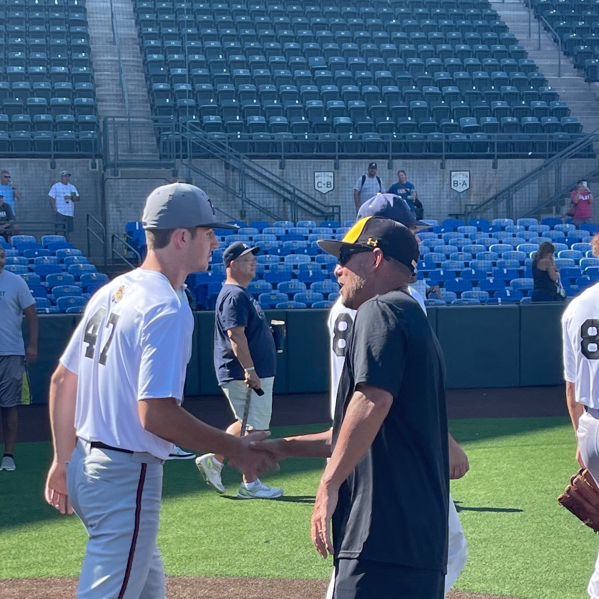 BrodyFields5's tweet photo. Thank you to @GoShockersBSB  coaching staff as well as visiting coaches for a great Fall 
Prospect Camp on Sunday. I enjoyed meeting and working with everyone. Had an awesome time #GoShockers @coachbriangreen @Mill8845 @covercash5 @MudvilleNine @BaseballBroncos https://t.co/HdeMv5Igwa