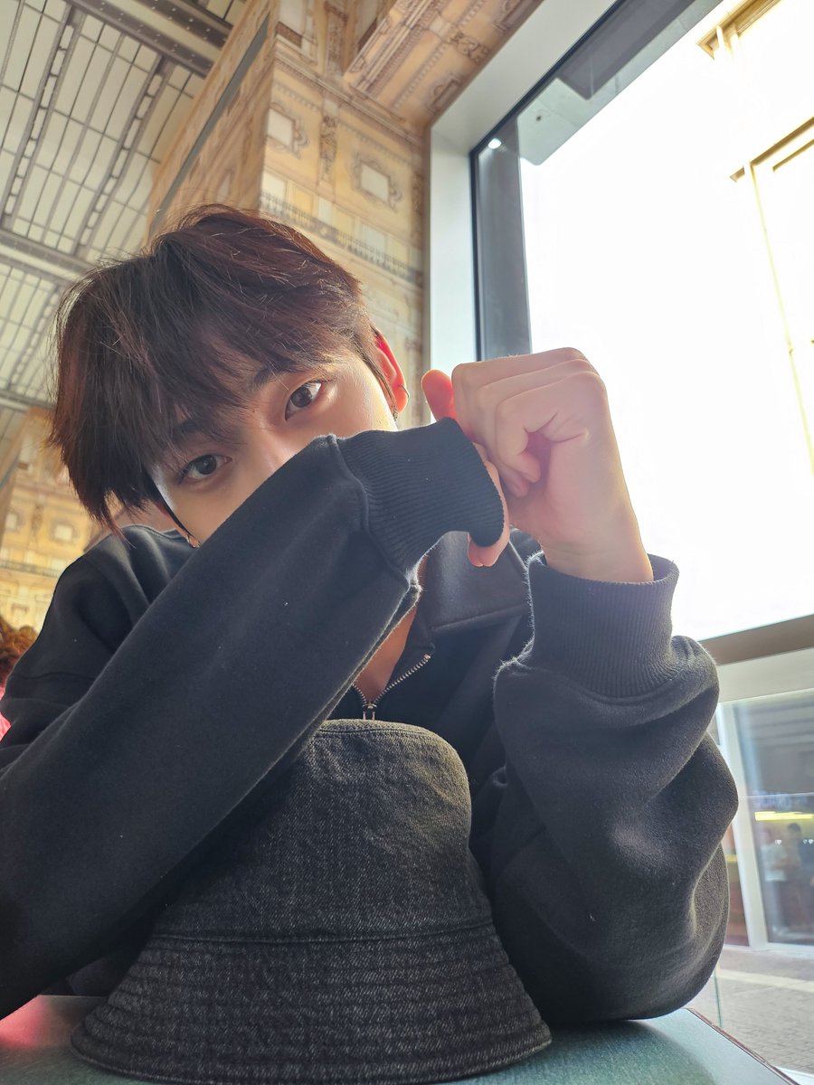 [ #선우’s Post ] 231003

#SUNOO: BEHIND ~~~

(1/5)

<a href="/ENHYPEN_members/">ENHYPEN</a> <a href="/ENHYPEN/">ENHYPEN OFFICIAL</a> #ENHYPEN #엔하이픈
