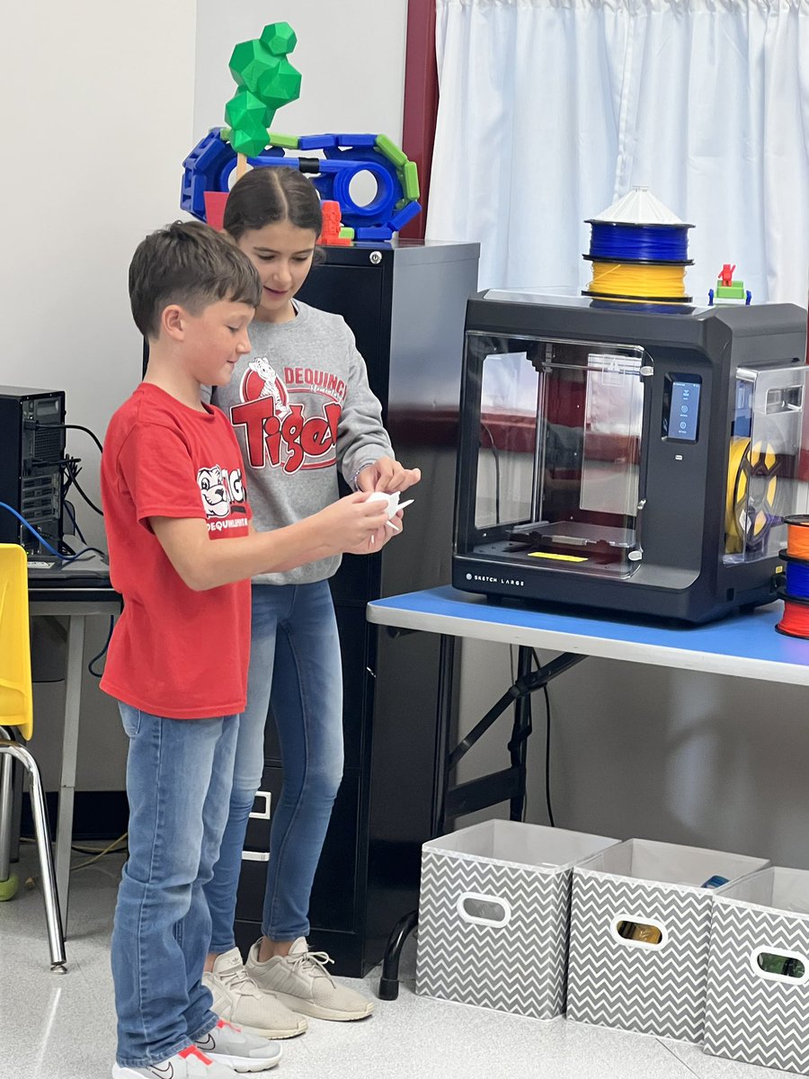 kleblanc1's tweet photo. We had some awesome school visits at Dequincy Elementary and Prien Lake Elementary last week showcasing 3D printing projects!@ultimaker https://t.co/omivd0WPpW