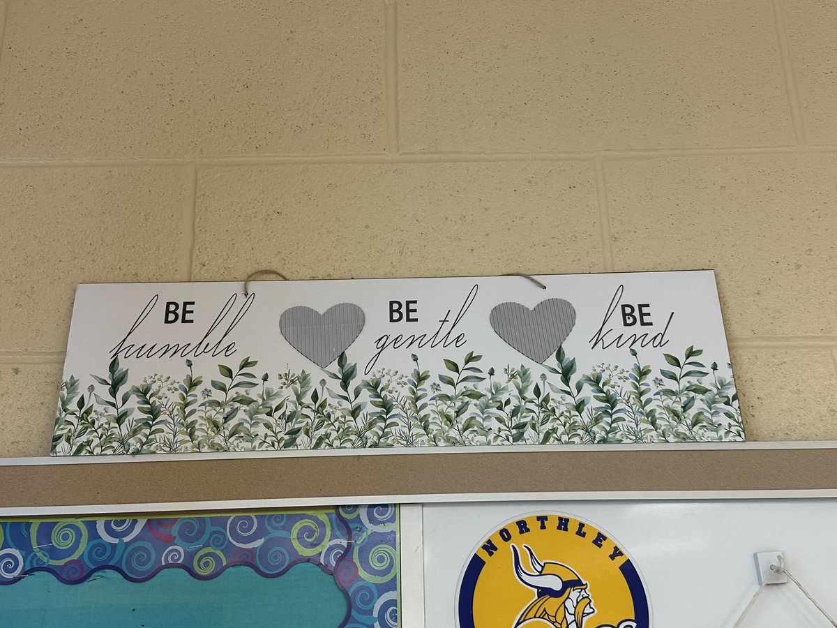 Thankful for these gifts and the reminders they bring! 💛💐💙 <a href="/nmsciencerules/">Mr. Fowler NMS</a> <a href="/DiPietro_pdsd/">Ms. Di Pietro</a>