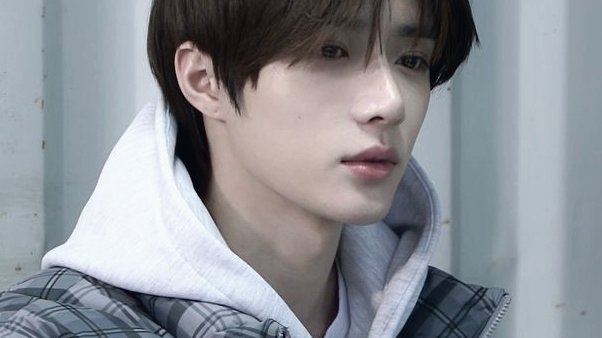 saaapiewW_'s tweet photo. . . ⇢star and moon ˎˊ˗ 

— beomgyu ft winter short au https://t.co/p8XTrhT5lL