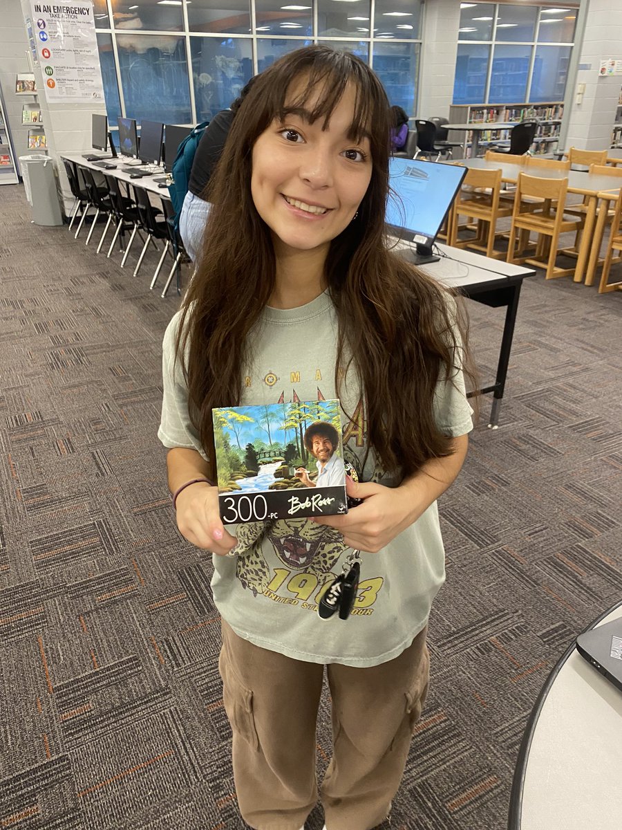 An amazing act of kindness! 🙌🧩 One of our awesome students donated a @BobVila puzzle to the library today. It might seem like a small gesture, but it's these acts of generosity that make our school community so special❣️#SpreadKindness #HighSchoolHeroes #JPND