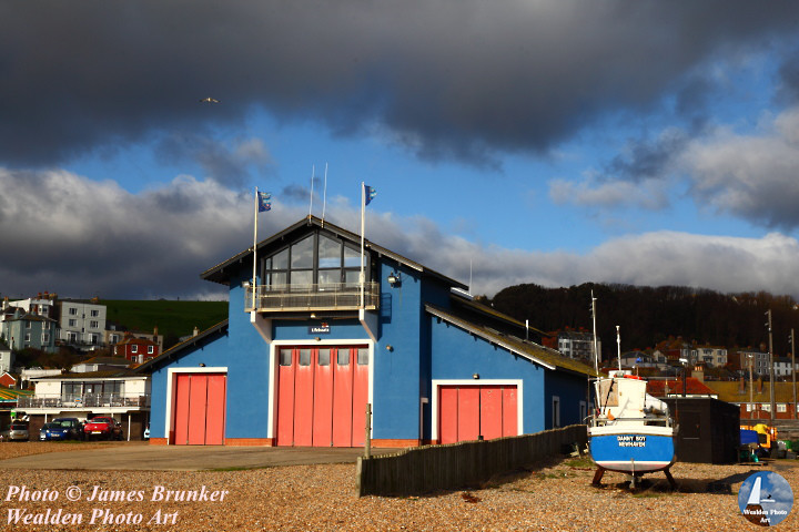The #lifeboat station at #Hastings in #Sussex under a stormy sky, available as #prints and on #gifts here FREE SHIPPING in UK:  lens2print.co.uk/imageview.asp?…
#AYearForArt #BuyIntoArt #FallForArt #eastsussex #fishingboat #boats #boatlife #ports #nautical #maritime #RNLI #StormHour