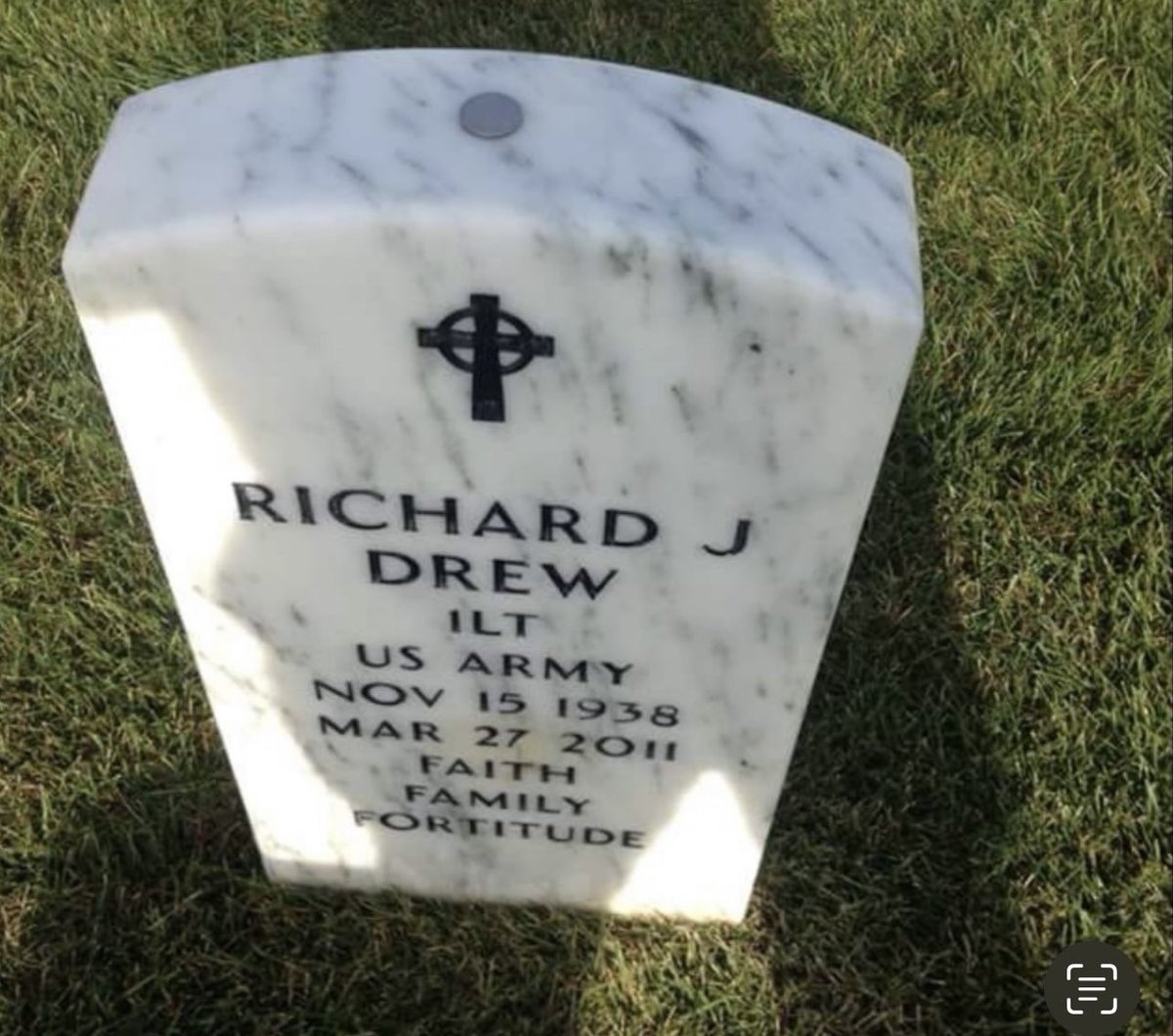 SoldiersWhisper's tweet photo. A PENNY FOR YOUR THOUGHTS?

A coin left on a headstone lets the deceased Soldier’s family know that somebody stopped by to pay their respect. 

Leaving a penny on headstone means you visited. A nickel means that you & the deceased Soldier trained at boot camp together. If you served with the Soldier, you leave a dime. A quarter is very significant because it means that you were there when that Soldier died. 

The tradition can be traced to as far back as the Roman Empire. It was a way to give a buddy some spending money for the hereafter.

You have to love tradition…

https://t.co/61LsbT4rfA

#RIP #veterans #tradition #cemetery