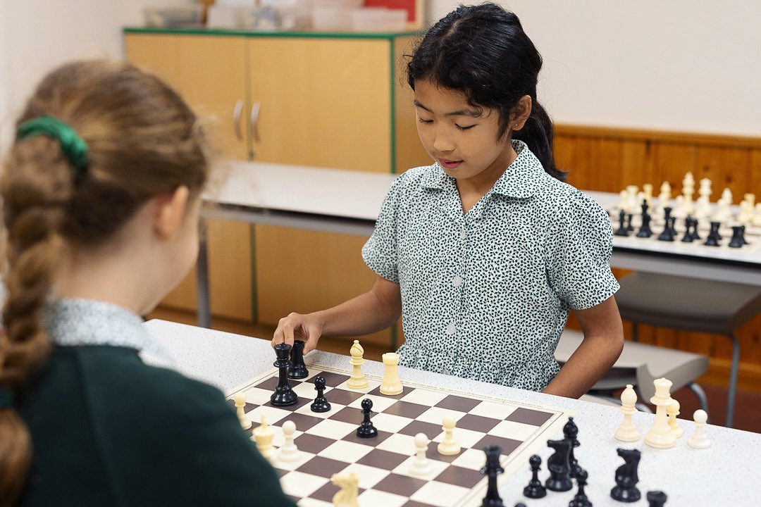 AldroSchool's tweet photo. Goodluck to the Aldro girls chess team who are playing their first all girls match later this afternoon versus @stcatsbramley
#chesstime #aldroenrichments #allgirls #girlschess #lifeataldro #surreyprepschool https://t.co/JEdZKfrE8A