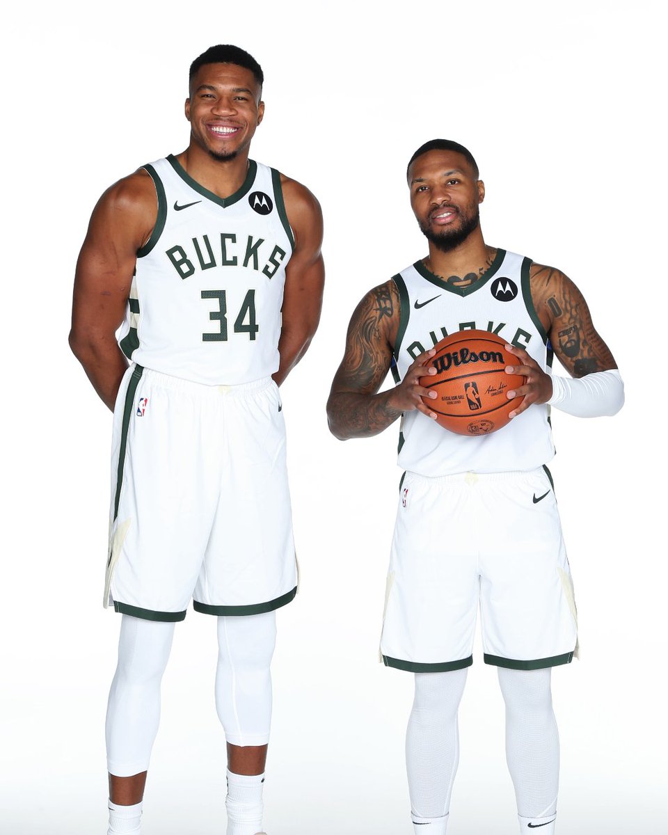 Bucks tweet picture