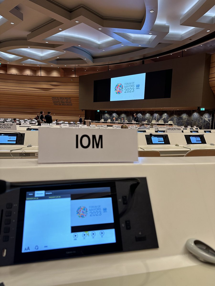 sashinigomez's tweet photo. During the Global Forum on Mayors: reminding ourselves to think globally and act locally, as we look to evolve and prepare for urban regeneration in key areas like electricity, transport, housing etc  #SGD11 @globalcitieshub https://t.co/7toQy5dAq1