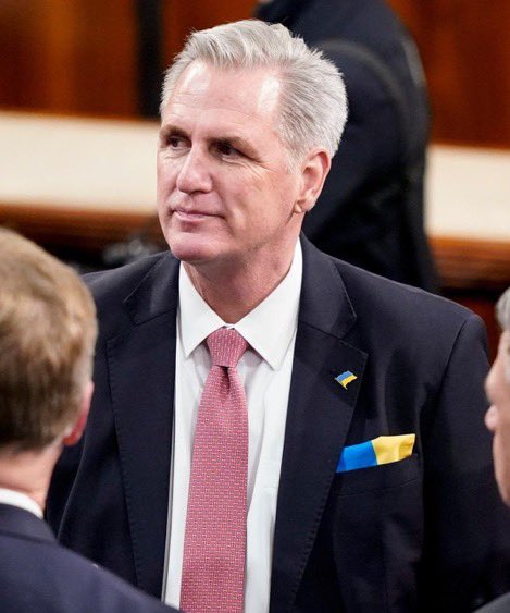 IanJaeger29's tweet image. 🚨BREAKING: Kevin McCarthy has struck a deal with Biden and Jeffries to send more money to Ukraine 🇺🇦