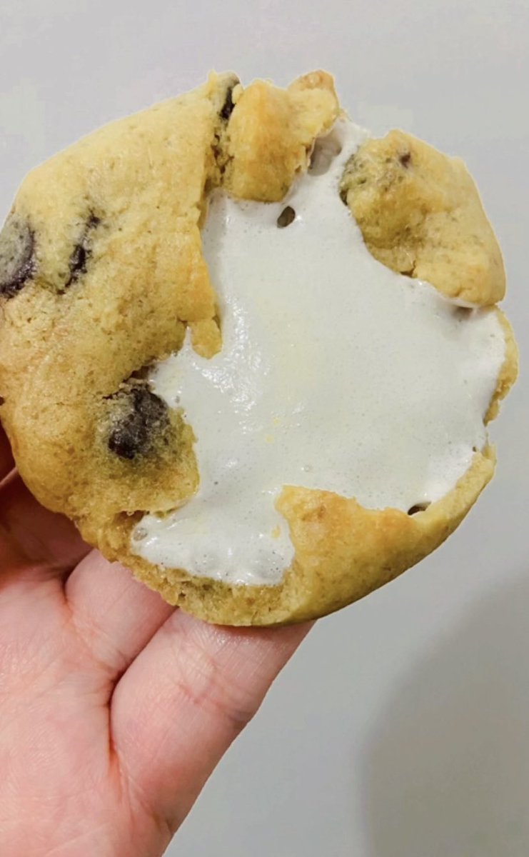 🪽 HANNIEHAE 🪽 

We’re sad we’re not able to push through with jeonghan’s cookie package, but we still want to celebrate this very special day by giving away cookies to our fellow carats! 

- 3 winners of (1) box HIT cookies, 2 winners of (1) box DYNAMITE cookies