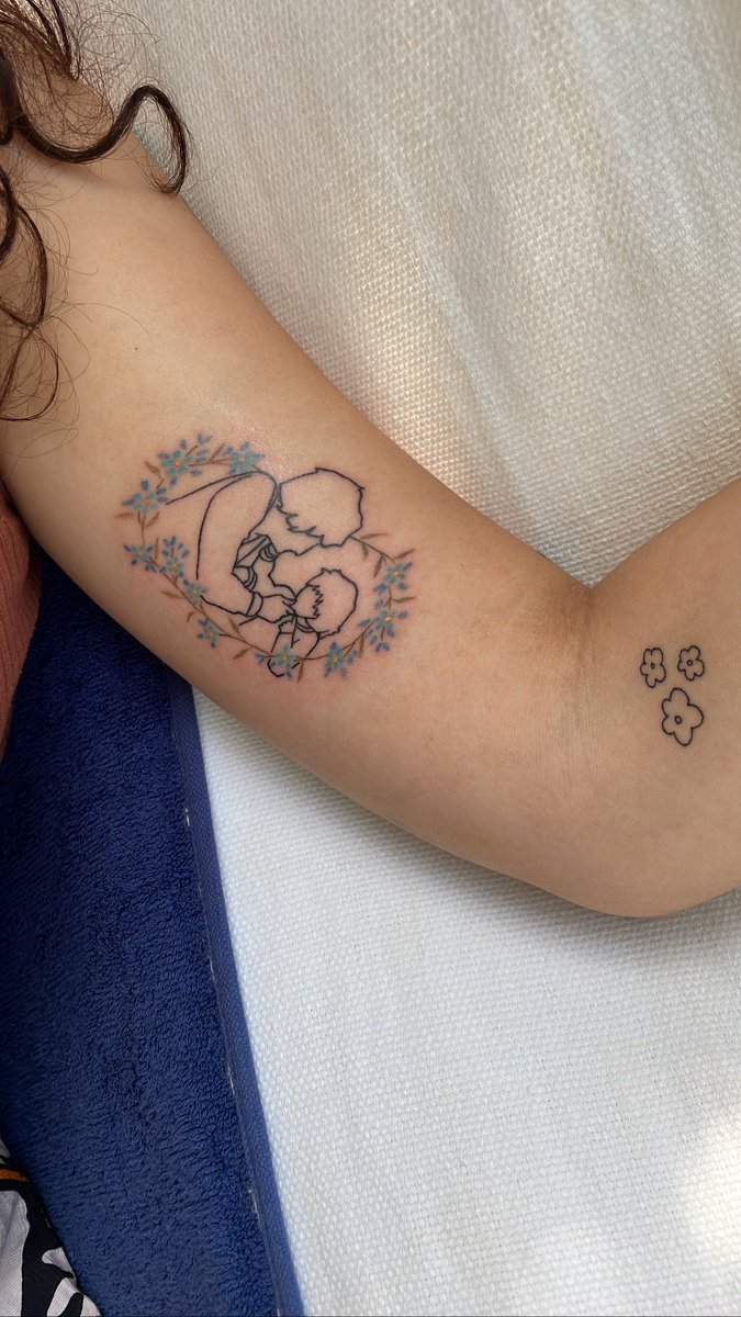 clairobscur__'s tweet image. Mon visage s’est effacé de sa mémoire, alors j’ai gravé le sien dans ma peau. 💙