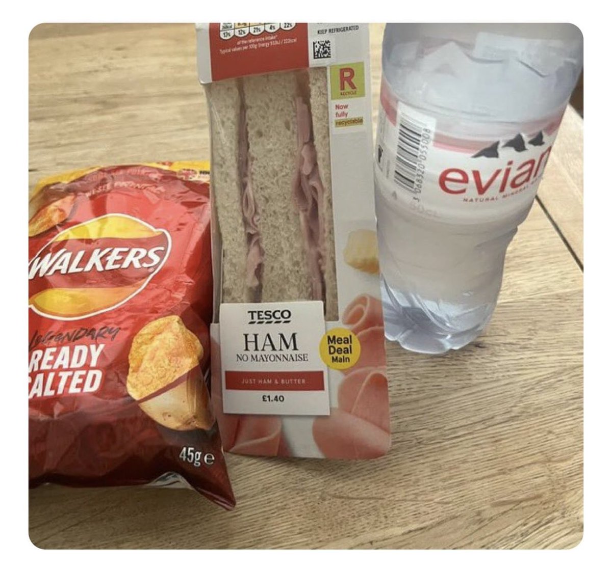 Tebz95's tweet photo. @Syndicate your kind of meal deal.. https://t.co/8egsOs6srP