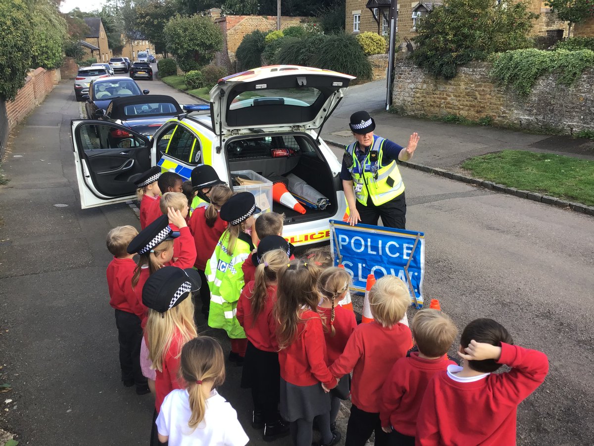 LoddingtonCEPri's tweet photo. What a wonderful day of learning R/1 have had today! We started our new topic 'People who help us' with a visit from our local PCSO officer Kerry. The children loved hearing about a police officers job and how they keep us safe. What a fun day! :) https://t.co/WyRP9qcDIY