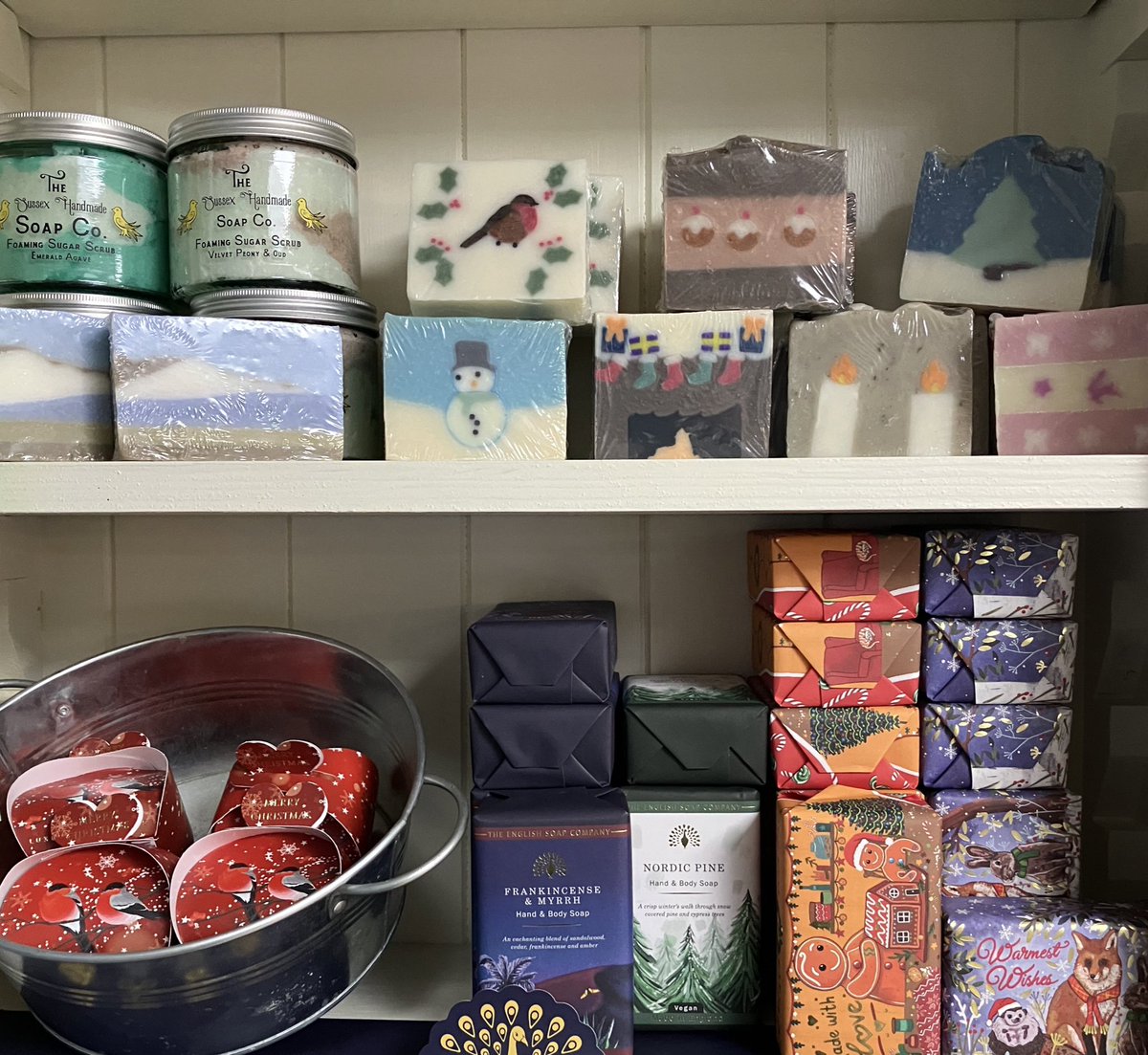A little bit of Christmas stock has found it’s way on to the shelves 😳 

Beautiful soaps and sugar scrubs from the Sussex Handmade Soap Co.

Wonderful soaps, candles and hand creams from The English Soap Company.

Both local companies, both smell delicious!
.
#chiddingly