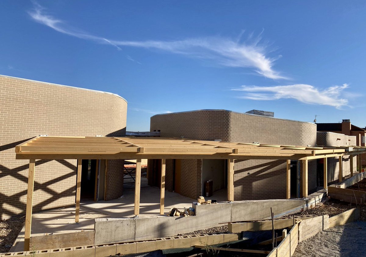 trcestructuras's tweet photo. Ejecución de estructura de madera laminada para ampliación de colegio de educación infantil en Galápagos (Guadalajara)
Arquitectos: OCA Architects
#trcestructurasdemadera #maderalaminada #edificiosdeusopublico #estructurasdemadera #madera #arquitectura #ingenieria #cubiertas https://t.co/dmdI76wU9n