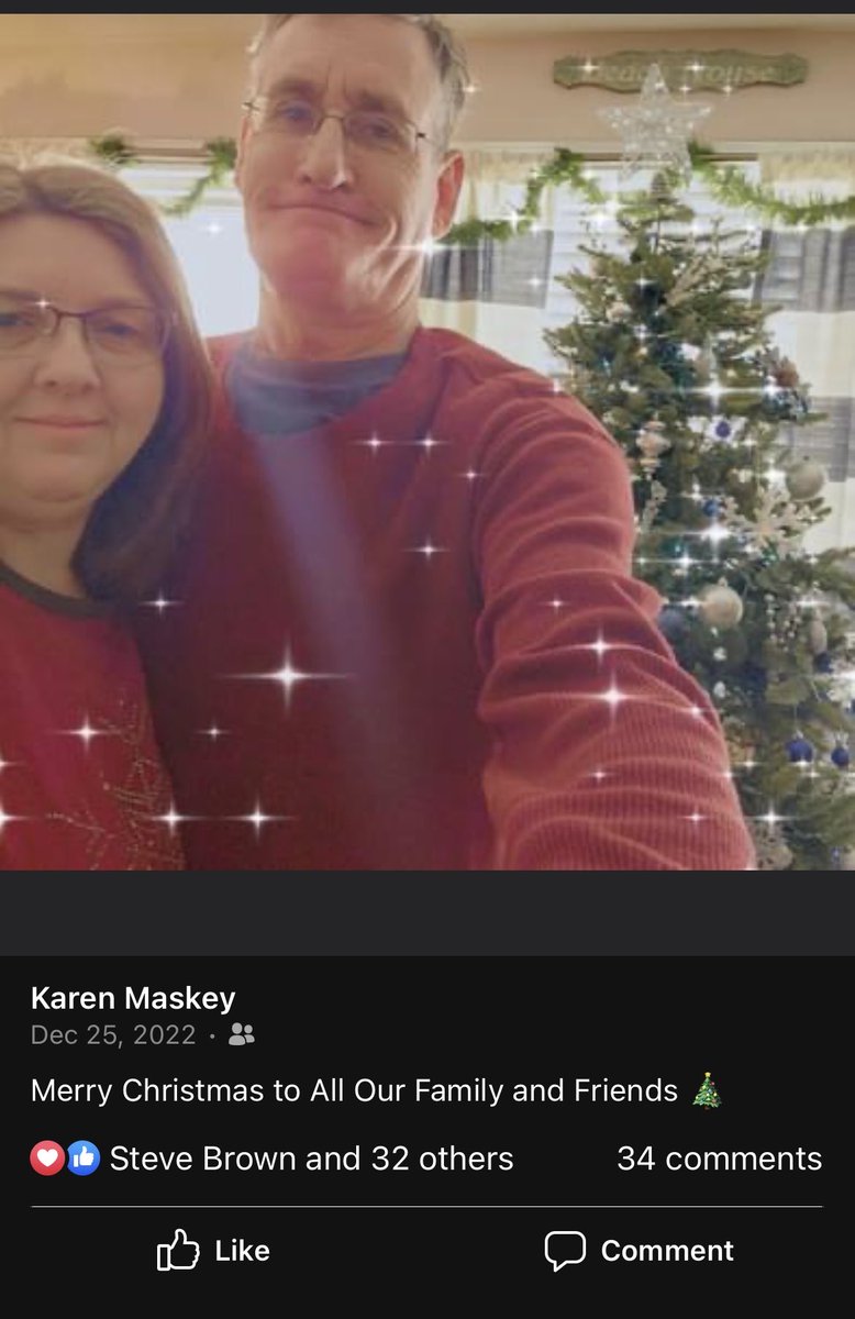 An old photo from Last Year when we had Christmas with Eric &amp; Karen and the Maskey’s too🙂😌😇🤓